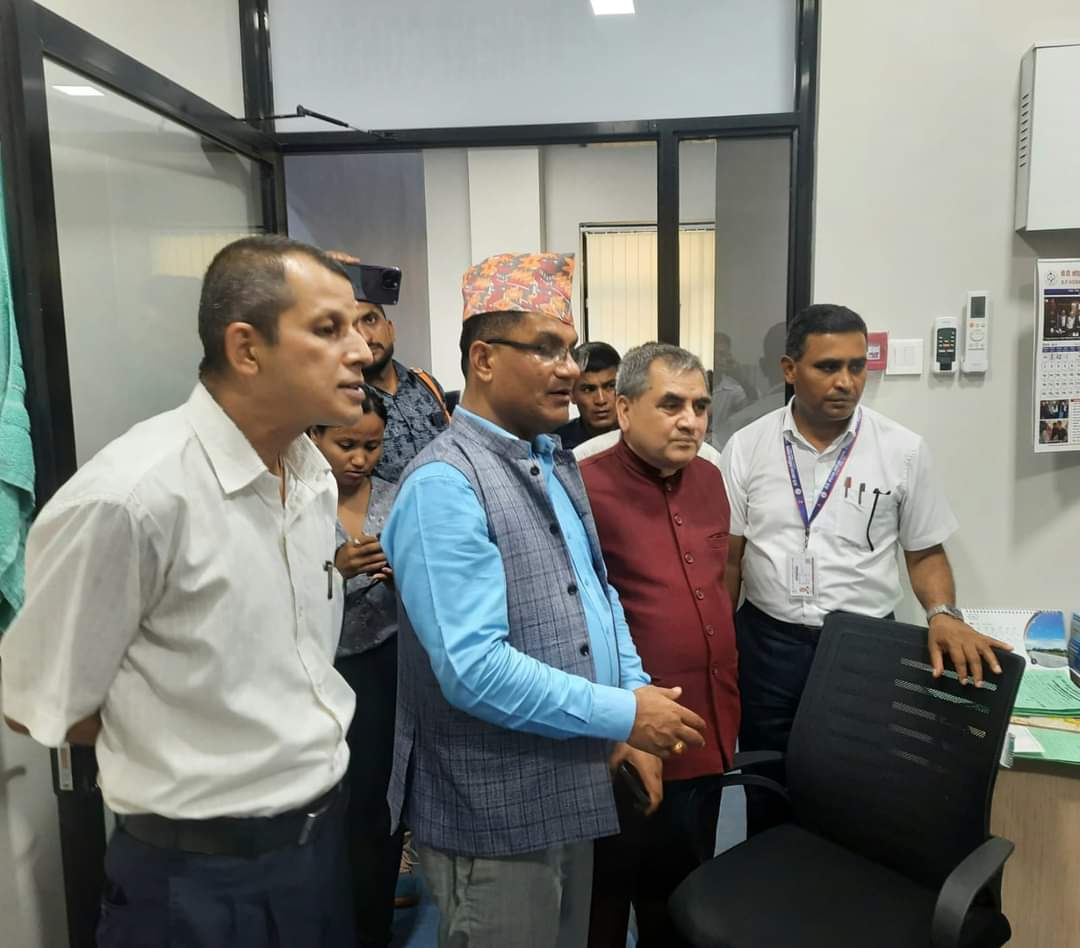 अस्पतालमा नआउने र काम नगर्ने कर्मचारी घरमै बसे हुन्छ : स्वास्थ्य मन्त्री जोशी
