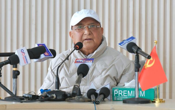 फरक मत राख्नेहरूलाई पार्टी छोड्न अध्यक्ष ओलीको चेतावनी