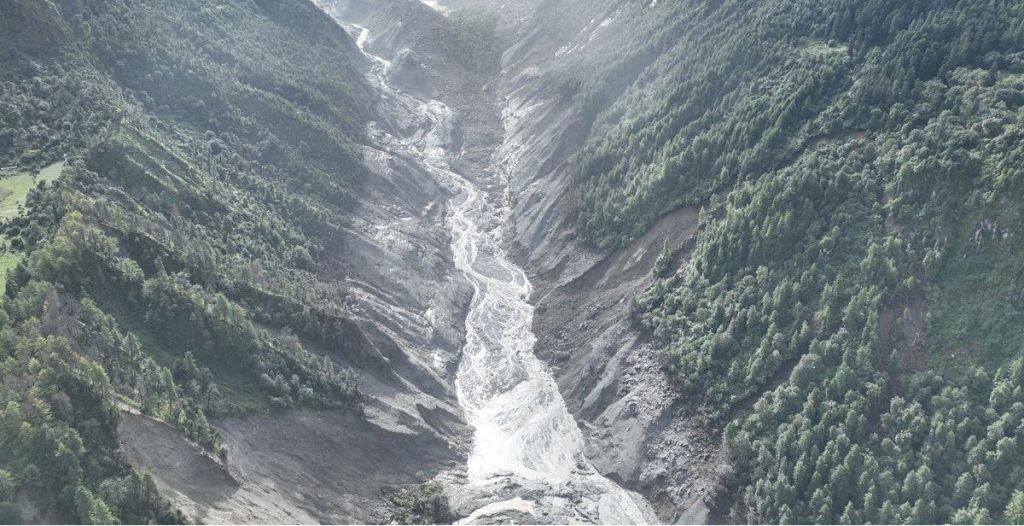भोटेकोशीमा बाढीको आवाज आएपछि तटीय क्षेत्रमा सतर्क रहन अपिल