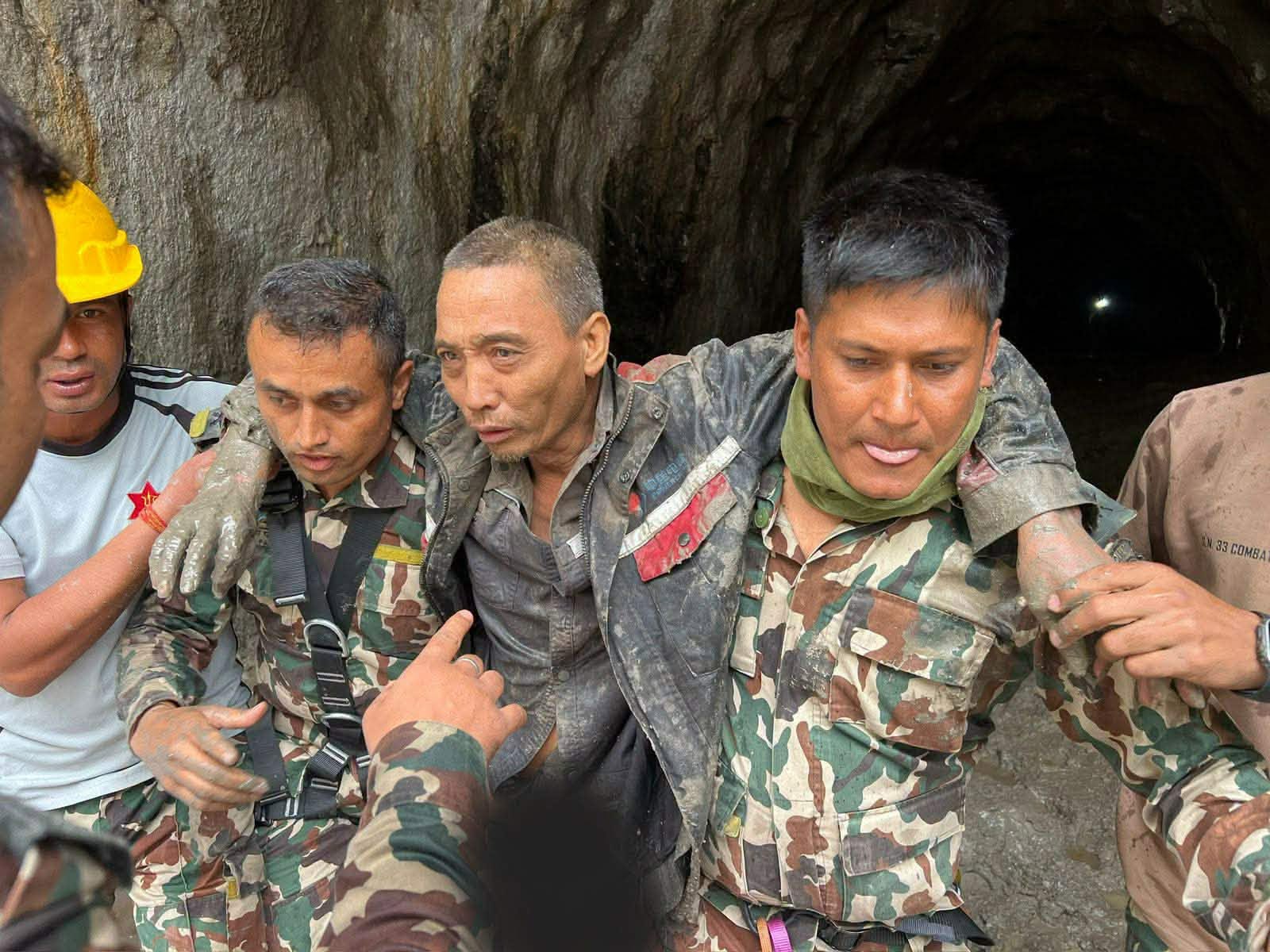 अपर त्रिशूली १ को सुरुङबाट एकजना विदेशी नागरिकको जीवितै उद्धार