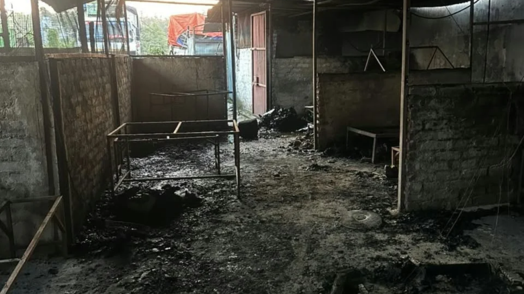 बिर्तामोडको एक ग्यारेजको क्यान्टिनमा आगलागी, वृद्धको जलेर मृत्यु
