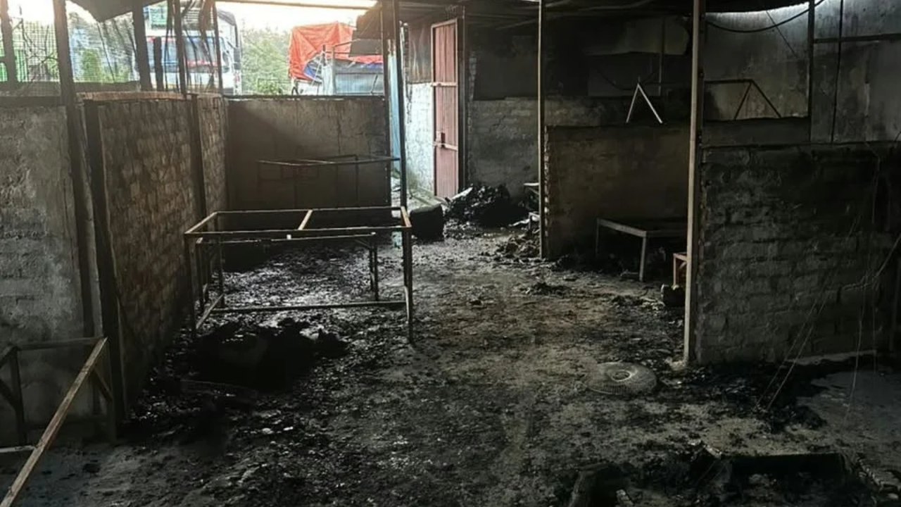 बिर्तामोडको एक ग्यारेजको क्यान्टिनमा आगलागी, वृद्धको जलेर मृत्यु